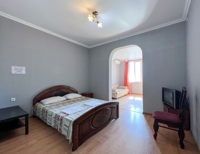 1-мест. (разм. в 2-мест.) 2-комн. люкс с балк. - Отель Eliza / Элиза Гагра